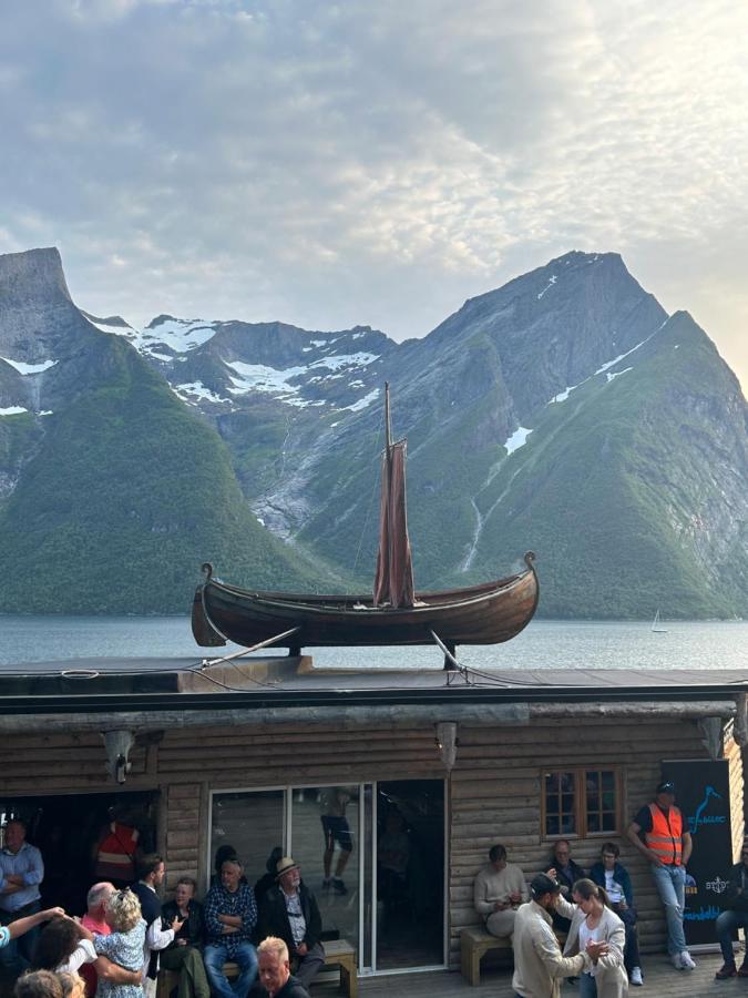 Line Pa Hauane1 Bed & Breakfast Volda Exterior foto
