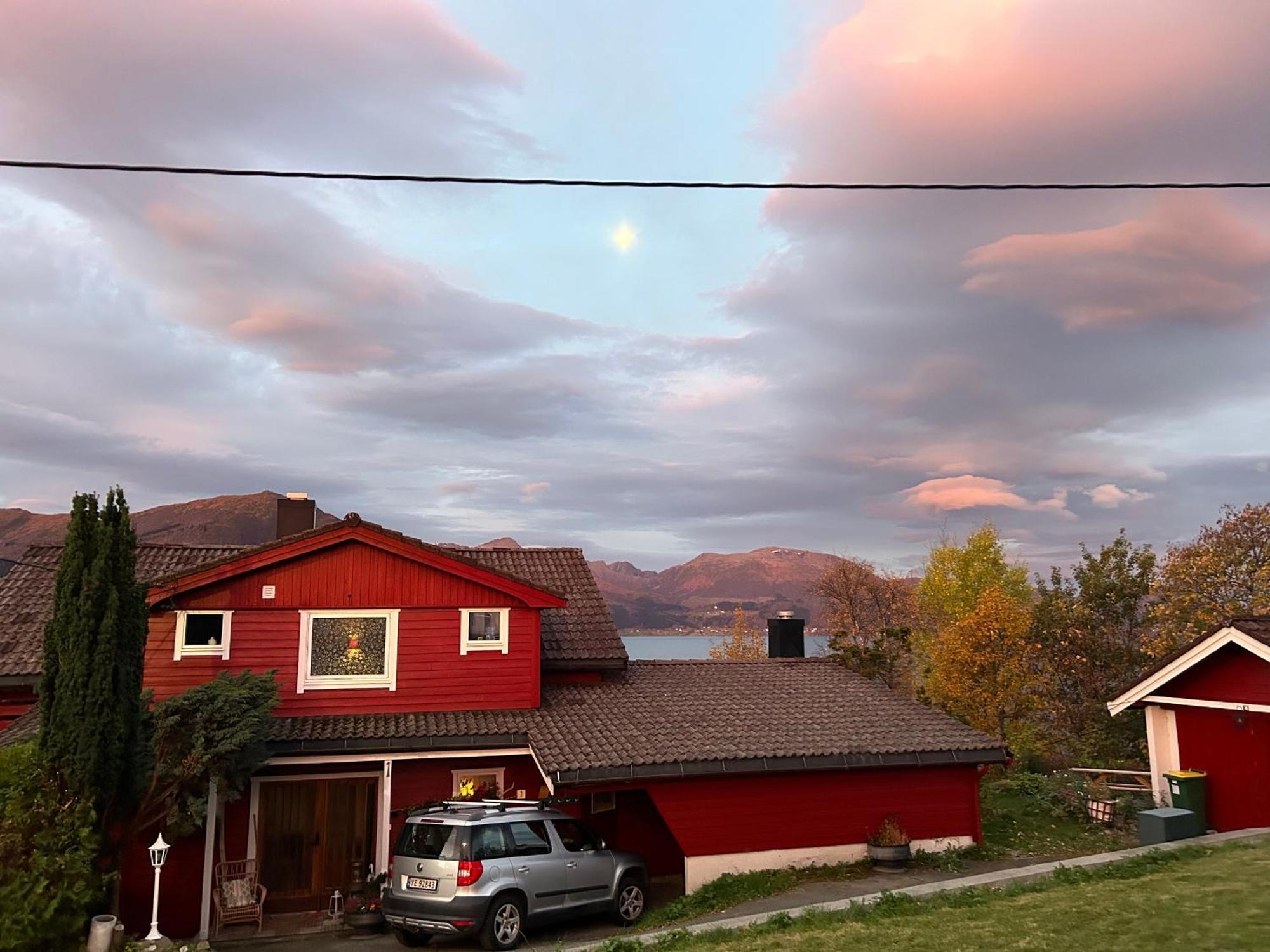 Line Pa Hauane1 Bed & Breakfast Volda Exterior foto